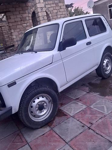 205 70 15: Lada Niva (VAZ 2121) – ağ rəngli, 2qapılı klassik ili 2012 satilir — 1