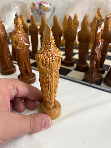Şahmatlar: Şahmat həvəskarlarına ideal şahmat daşları . Təmiz taxdadan əllə — 4