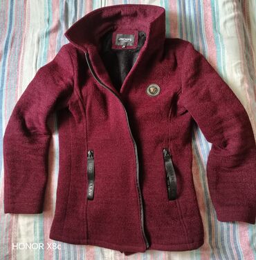 Cinslər: Brend: JINCHIFS Model: Bordo rəngli qadın jaketi - Yumşaq, isti