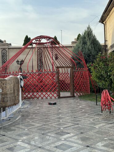боз тери: Боз үйлөрдү ижаралоо, Каркасы Жыгач, 75 баш, Полу менен, Самоор, Идиш-аяк