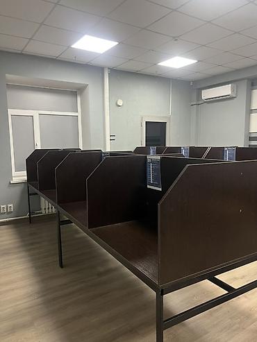 парты для офиса: Офисный стол, Б/у, Нерегулируемый, цвет - Коричневый, Прямоугольный, ЛДСП — 1