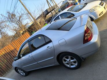 Toyota: Toyota Corolla: 2004 г., 1.6 л, Механика, Бензин, Седан