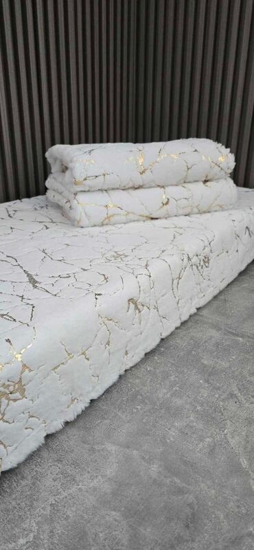 Prekrivači za nameštaj: Flekeri po meri
Širina materijala-70cm
Cena 1650 din po metru — 2