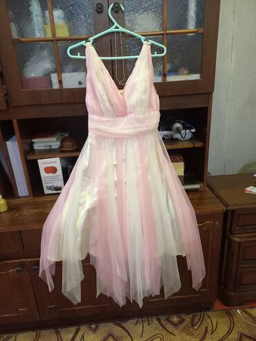 ярко розовое платье: Вечернее платье, Средняя модель, Шелк, Без рукавов