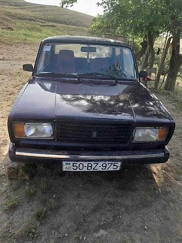 2107 baqaj: VAZ 2107 sedan - Korpus: 4 qapılı, tünd bənövşəyi rəng - Mühərrik — 4