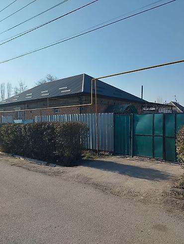 Продажа коттеджей и домов: Продаётся большой благоустроенный дом в районе третьей школы, три at lalafo.kg — 3 Продажа коттеджей и домов: Продаётся большой благоустроенный дом в районе третьей школы, три — 3