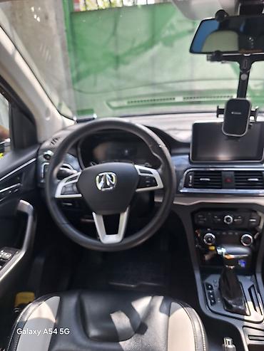 changan uni z təkər: BAIC wevan – qəhvəyi metalik rəng Xüsusiyyətlər: - Kuzov: 5 qapılı — 9