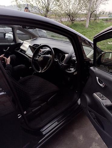 Honda: Honda Fit: 2013 г., Вариатор, Гибрид, Хэтчбэк — 4