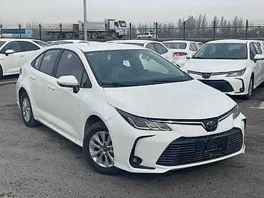Toyota: Toyota Corolla: 2021 г., 1.8 л, Вариатор, Гибрид, Седан — 2