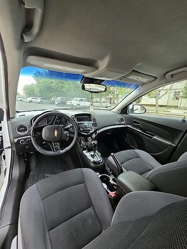 qazel radiatoru: Chevrolet Cruze LT sedan - Kuzov: sedan, ağ rəng - Mühərrik: benzin - — 8