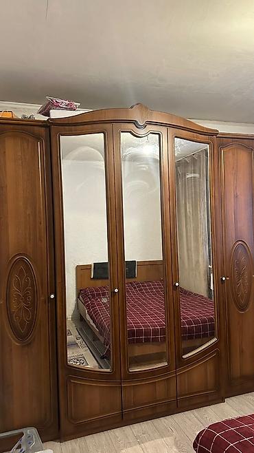 коробка крафт: Шкаф-купе распашной классического дизайна из массива/МДФ под тёплое — 1