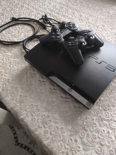 ps3 gb: PlayStation 3 Slime ideal vəziyyətdədir heç bir problemi yoxdu 500 gb