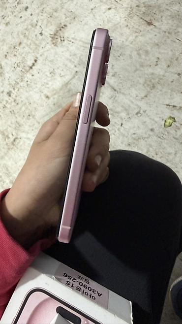iphone 1e: IPhone 15, Б/у, 256 ГБ, Розовый, Коробка, 74 % — 3