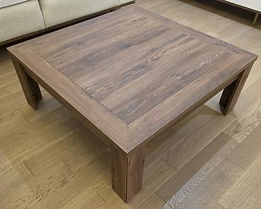 Ev üçün digər mebel: Kvadrat formalı salon/jurnal masası Kelebek Mobilyadan alinib.Evin — 2