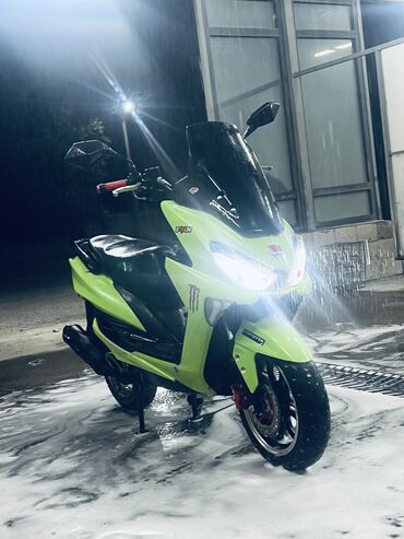 сколько стоит мотоцикл в бишкеке: Макси скутер Yamaha, 160 куб. см, Бензин, Б/у