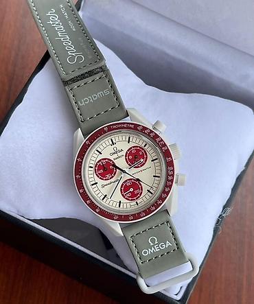 telefon saat: Omega x Swatch Speedmaster MoonSwatch dizaynlı qol saatı. Saat krem — 4