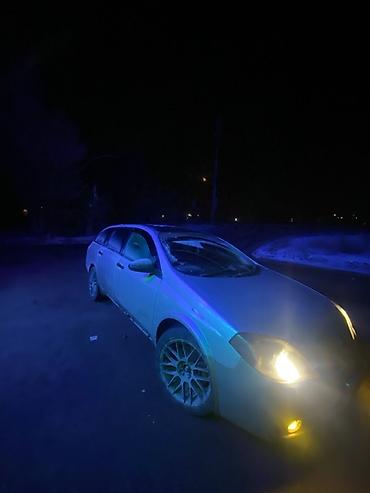 Другие автомобили: Продаётся универсал серебристого цвета. Основные характеристики: - — 1