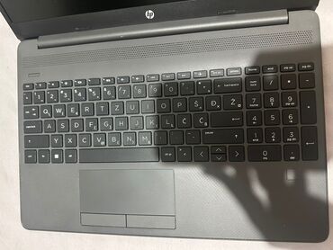 tastatura za laptop: Na prodaju Laptop hp 255 G9 15.6 FHD Ryzen 3 5425U 16GB RAM M.2 512GB