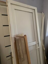 Dekorativ divar panelləri: İşlənmiş Plastik qapı Plintus ilə, Zəmanətsiz, Ünvandan götürmə