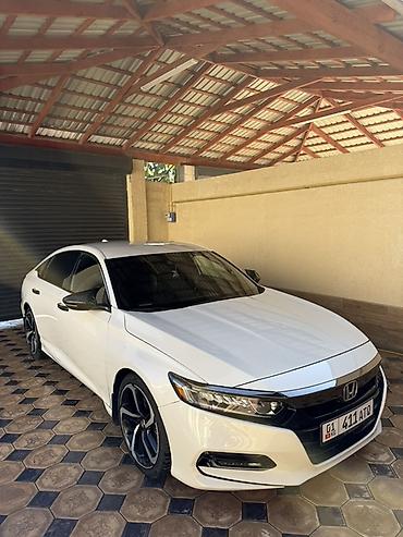 Продажа авто: Honda Accord: 2018 г., 1.5 л, Автомат, Бензин, Седан — 3