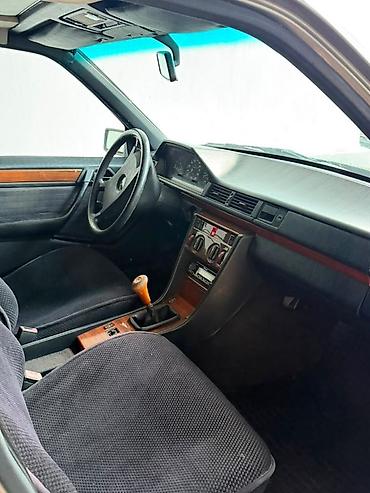 bud e9: Mercedes-Benz W124: 1991 г., Механика, Бензин, Седан — 4