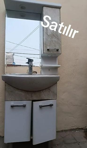 Hamam və sanitar qovşaq üçün güzgülü moydadır