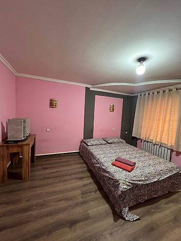 Посуточная аренда квартир: 1 комната, Душевая кабина, Постельное белье, Парковка — 12