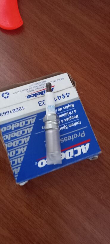 ön şüşə: ACDelco Professional seriyalı iridum şamı. Bu şam etibarlı alışma və