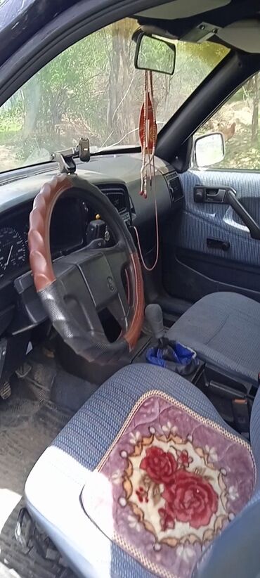 renault 19: Volkswagen Passat: 1993 г., 1.8 л, Механика, Бензин, Универсал