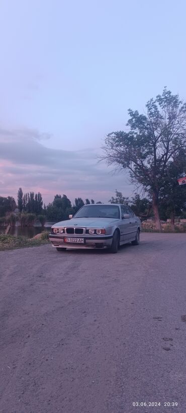 посадка машины: BMW 5 series: 1991 г., 2.5 л, Механика, Бензин, Седан
