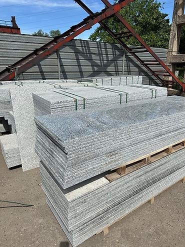 Фасадные гранитные плитки: Гранит оптом и в розницу большой выбор серый черный коричневый — 3