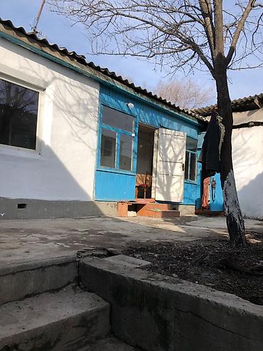 Продажа времянок: Ош базарга жакын жерден. Уй сатылат . учосток 2 сотик кызыл китеп — 9