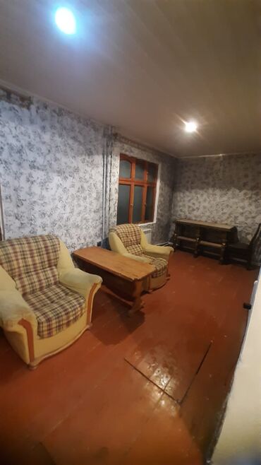 Uzunmüddətli kirayə mənzillər: Bileceride ploşada yaxin 300 nömreli mektebe yaxin 5/1 mertebesinde 2 — 1