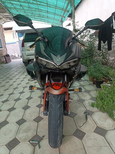 авто не рабочий: Спортбайк Ducati, 400 куб. см, Бензин, Чоңдор үчүн, Колдонулган