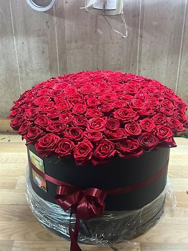 Букеты из живых цветов: - Профессиональная флористическая сборка и гармоничные цветовые — 11