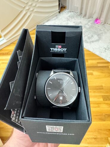 Yeni Tissot saati 2 il qabaq hediyye verilib istifade elemediyim Ucun
