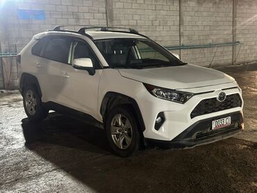 Toyota: Toyota RAV4: 2018 г., 2.5 л, Автомат, Бензин, Внедорожник