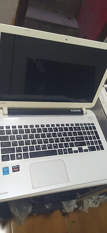 Toshiba: Toshiba Satellite L50D-1M9 noutbuk - Prosessor: Intel Core i5-4210U — 3