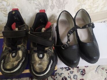 кросовки ош: Детская обувь комплектом: кроссовки и туфли.Даром отдам. - Кроссовки