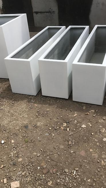 Bitkilər üçün dibçəklər: Məhsul: Dekorativ beton kompozit küplər və oturacaqlar - Ağ rəngli — 3