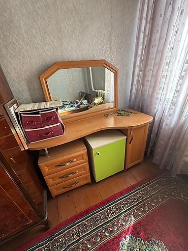 чолпон ата мебель: Зал үчүн гарнитур, Колдонулган, Шкаф, Жыгач, Өзү алып кетүү, түсү - Күрөң — 5