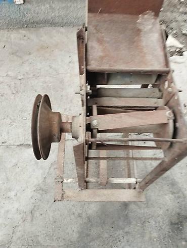 Колье: Металлический станок/механизм с загрузочным лотком и приводным узлом — 11