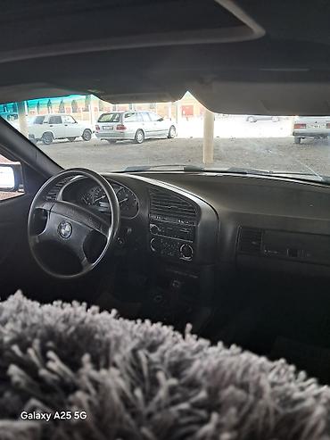 BMW: BMW 3 series: 2.5 l | 1993 il Sedan — 8