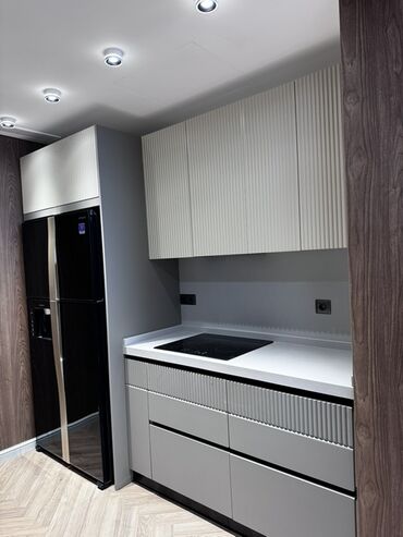 Sifarişlə mətbəx mebeli: Sifarişlə mətbəx dəsti, Özü çəkən petlələr, Sadə laminat, Kredit var, Ünvandan götürmə, Pulsuz çatdırılma, Rayonlara çatdırılma — 6