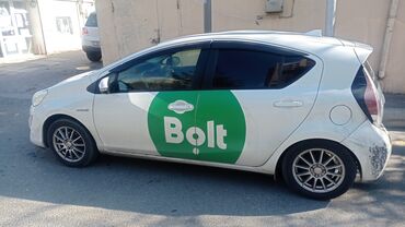 bolt əlaqə: Taksi sürücüsü tələb olunur