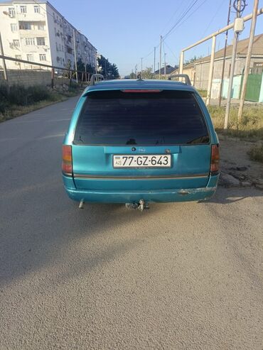 Opel: Opel Astra: 2 l | 1996 il