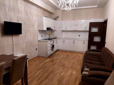 Uzunmüddətli kirayə mənzillər: Qaraev metrosuna yaxin 17 mertebeli binanın 3-cu mərtəbəsində — 15