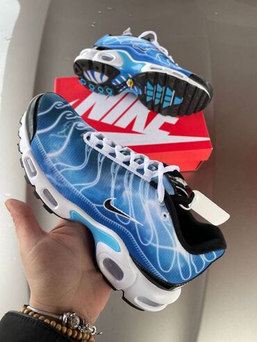 air max 40: Nike air max tn patike A klasa 

Novo
Brojevi 36 do 41
Sa kutijom