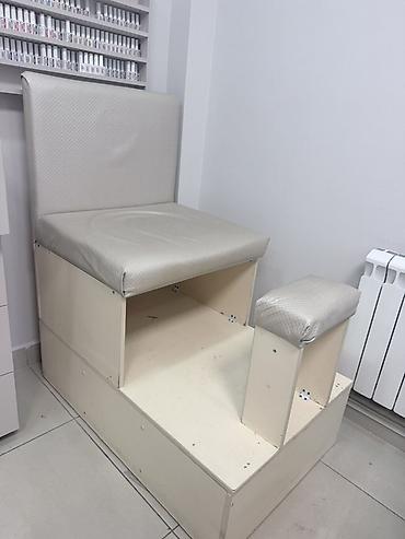 Педикюрное кресло-подиум с подставкой для ноги - Конструкция подиума