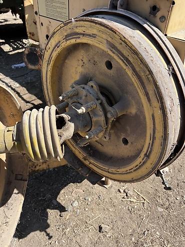 tiger auto: Пресс‑подборщик тюковый New Holland (прицепной, привод от ВОМ — 6